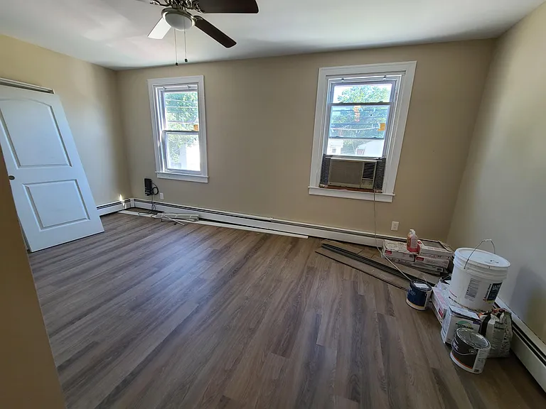 16 N Main St — Photo 8