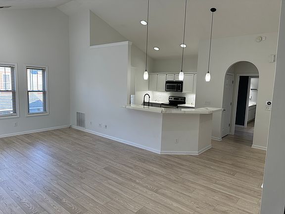 3rd image of 1619 N College Ave #3