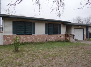 816 E Avenue B, Robstown, TX 78380