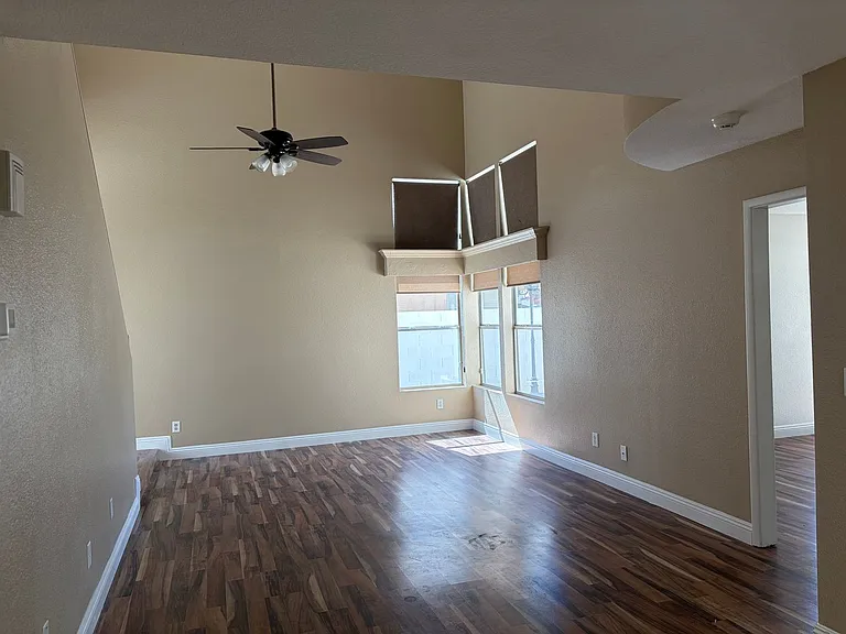 1685 Autumn Rust Dr — Photo 2