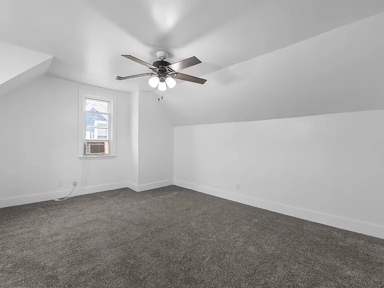 9 S Benton St #B — Photo 13