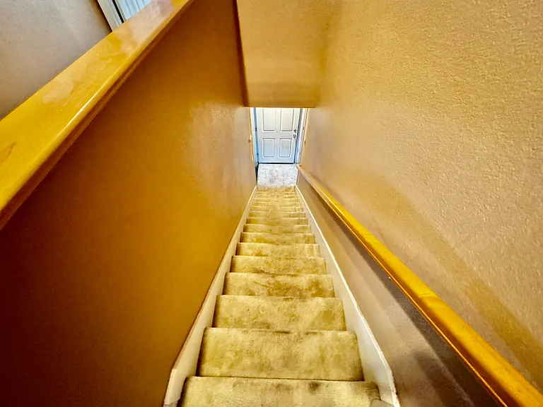 105 Kelly Way — Photo 11