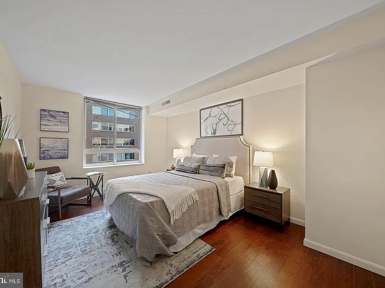 355 I St SW #410 — Photo 6