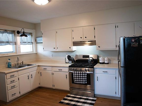 3rd image of 113 S Lackawanna St #101