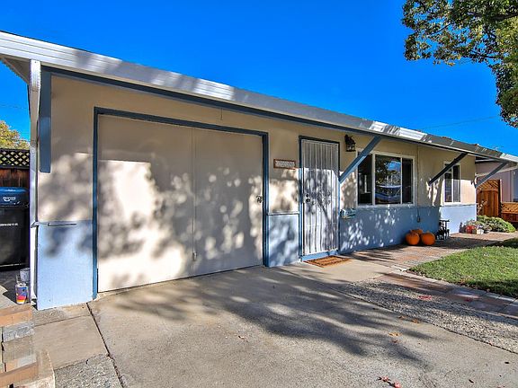 2nd image of 3220 Irlanda Way