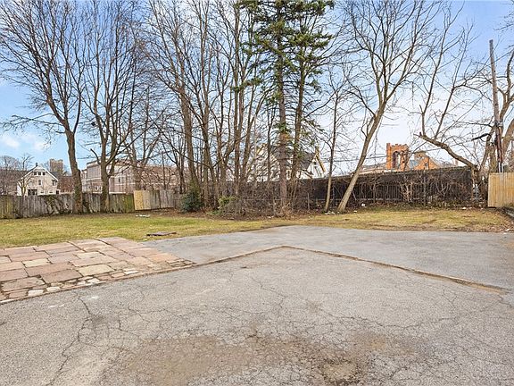 4th image of 21 Kenilworth Ter