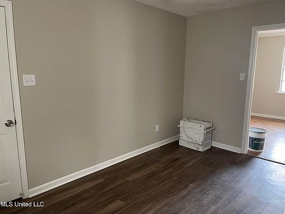 5th image of 1793 Vaught Cir