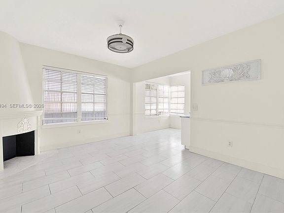 4th image of 610 8th St APT 102