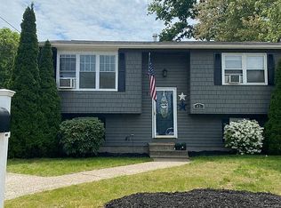 41 Gateway Ct, Warwick, RI 02889