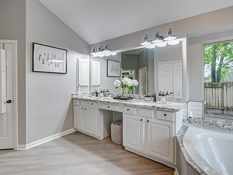 18207 Red Eagle Ct — Photo 41
