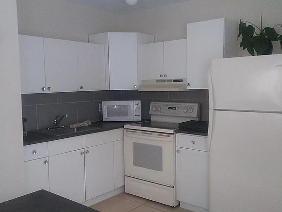5th image of 2401 NE 183rd St
