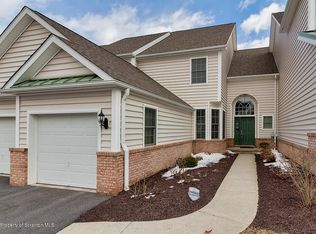 2005 Robinson Close, Moosic, PA 18507