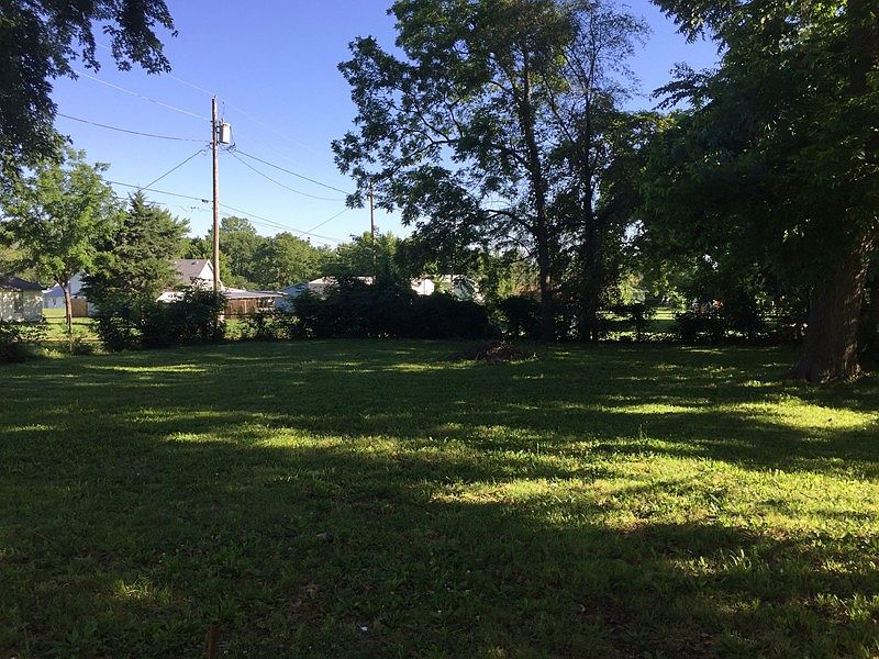 2nd image of 409 E Joe Davis St