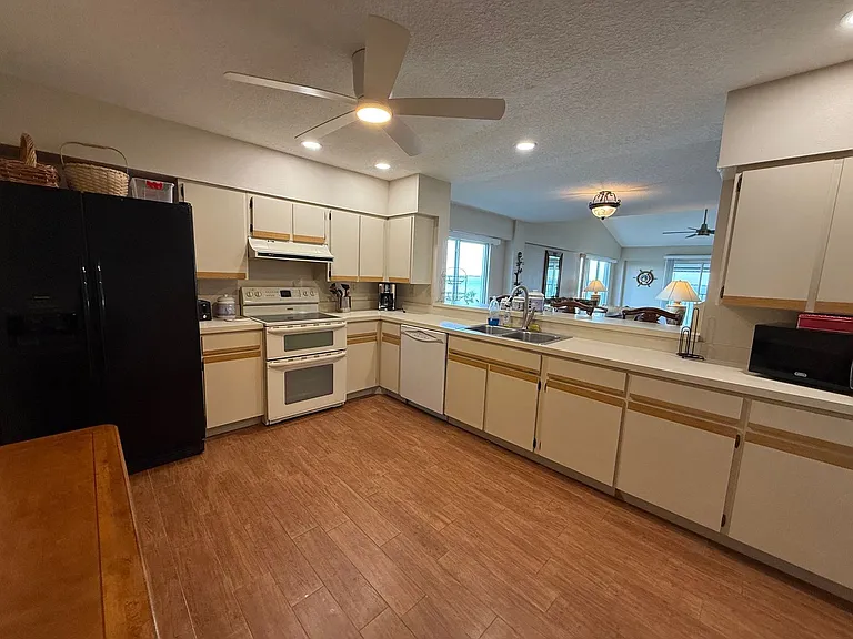 1477 Park Beach Cir #31 — Photo 6