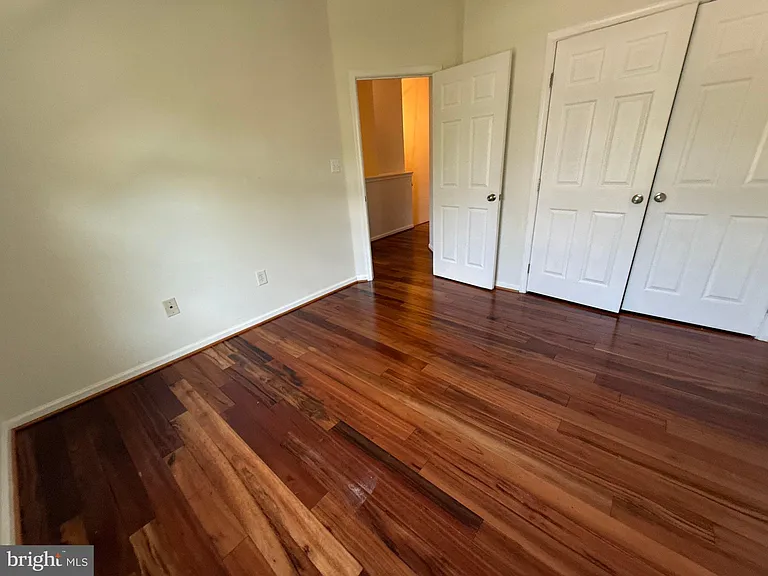 7581 Taunton Ct — Photo 24