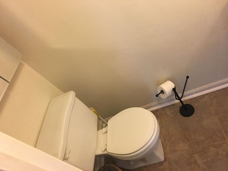 1st image of 524 Claremont Ct