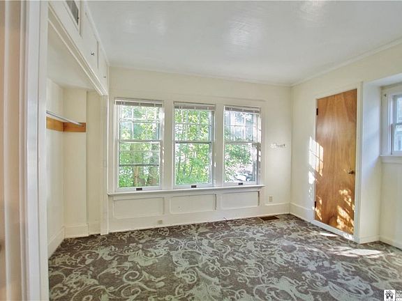 5th image of 408 E 4th St