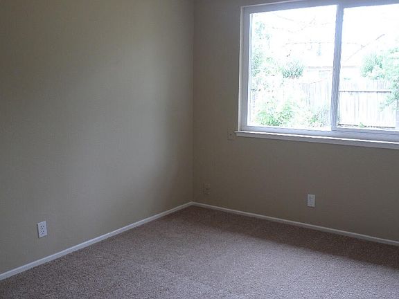 4th image of 6129 Rushmore Dr