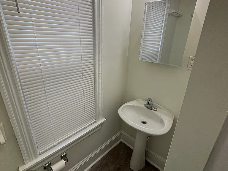 1520 N Van Buren St #2 — Photo 6