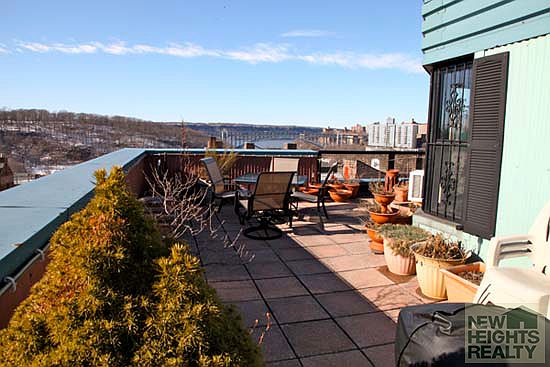 4th image of 60 Park Ter W APT A81