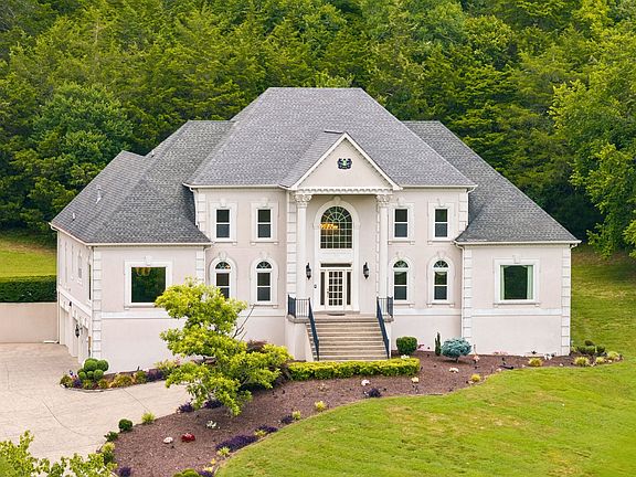 2nd image of 703 Ben Nevis Ct