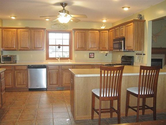 2nd image of 182 Shenandoah Ct