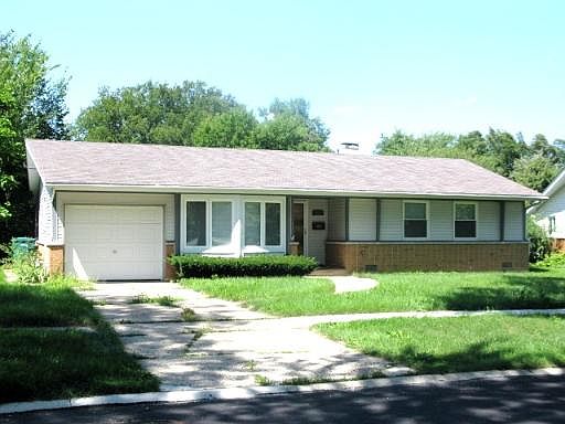 1st image of 22 W Woodcrest Ln