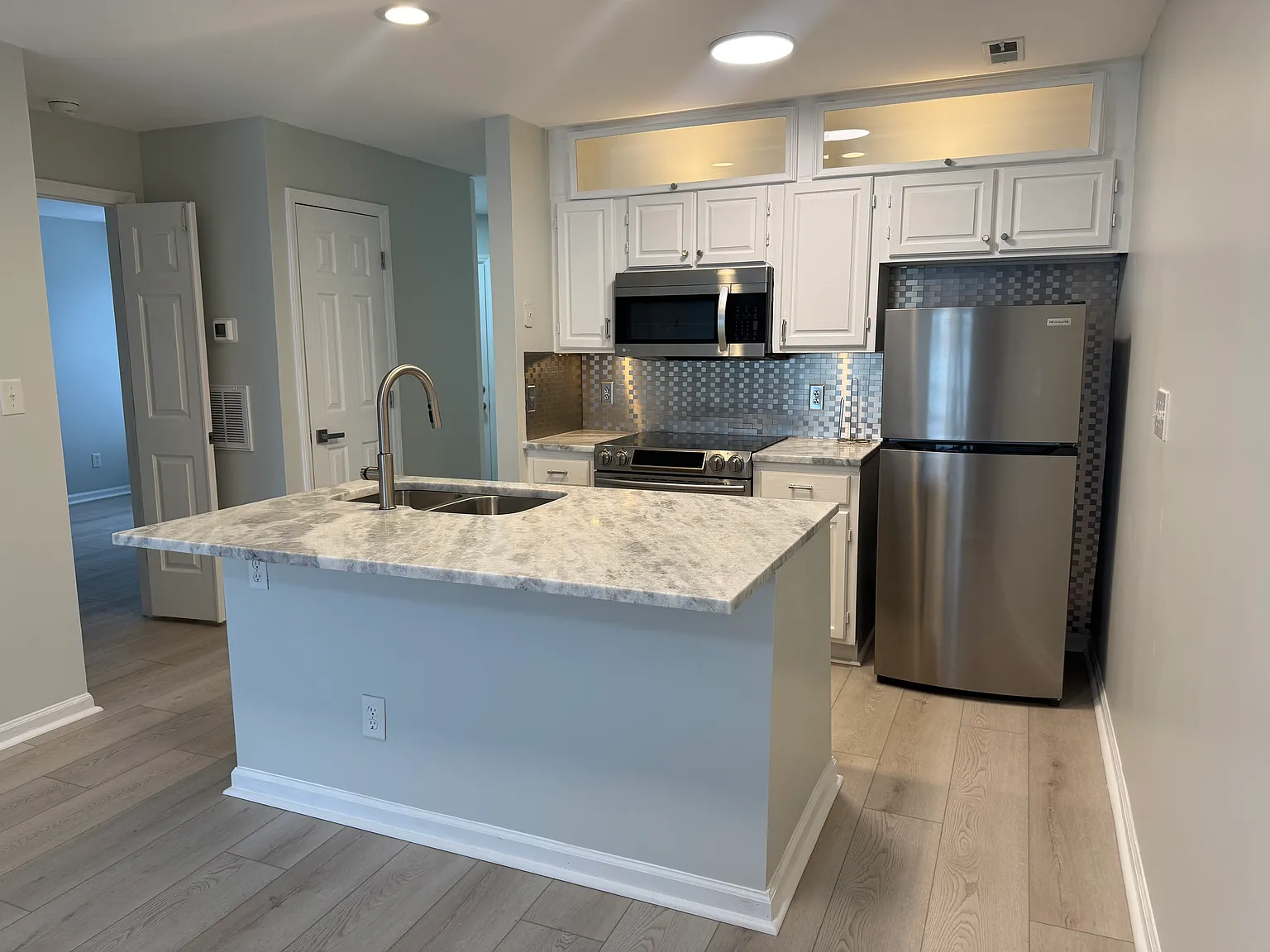 2 bed, 862 sqft, $2,150 — Photo 3