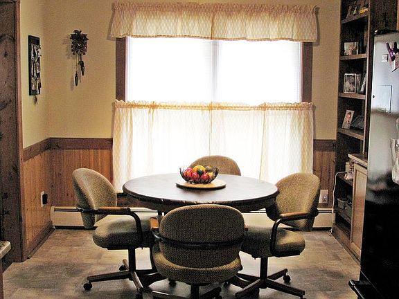 Kitchenette  Breakfast Area