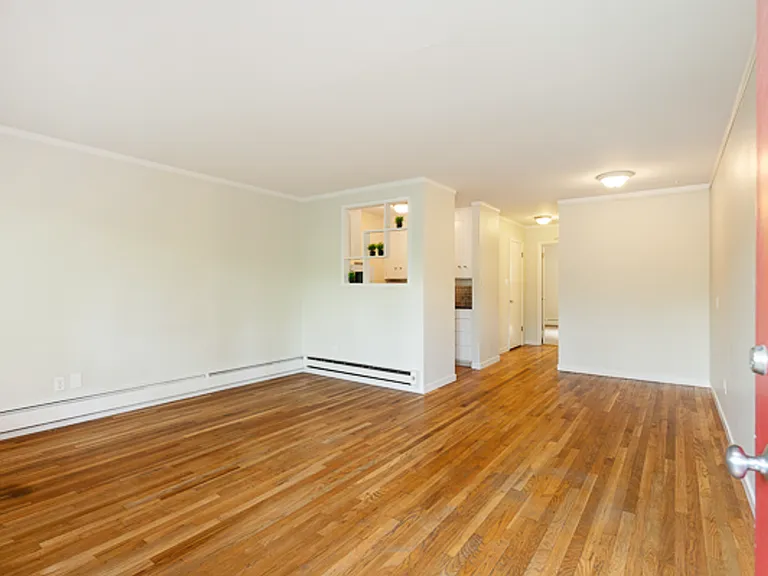 831 W Nickerson St — Photo 5