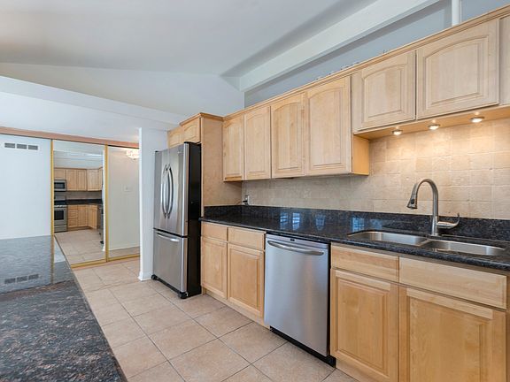 5th image of 9922 Cerritos Ave