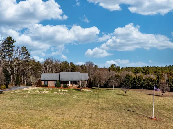 5220 Millstone Dr, Catawba, NC 28609