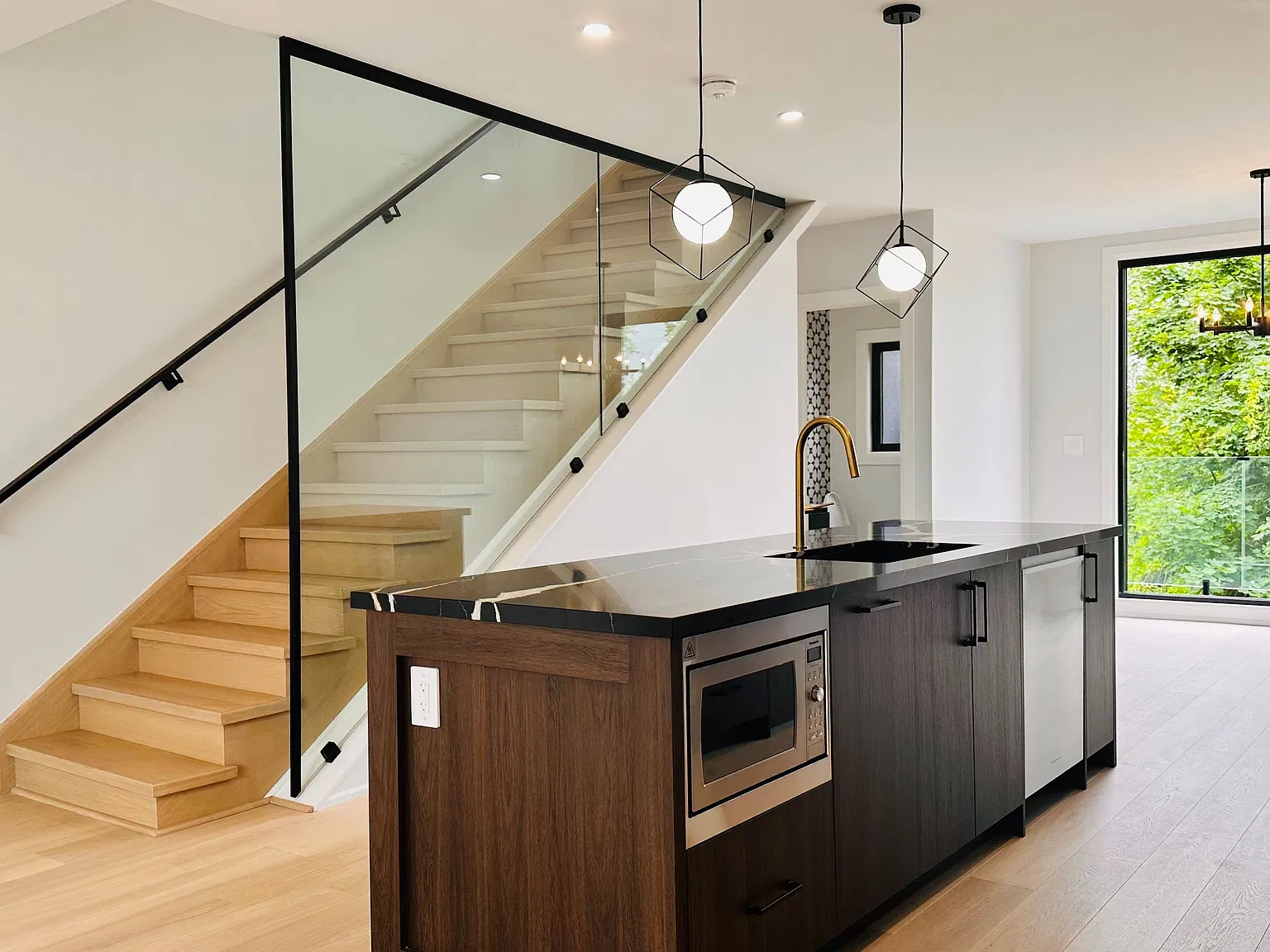 3 bed, $3,190 — Photo 4