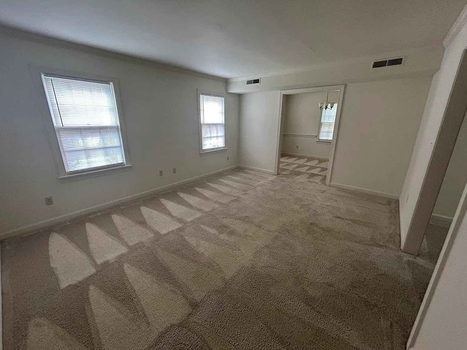 3 bed, 2.0 bath, 1300 sqft, $1,300 — Photo 1