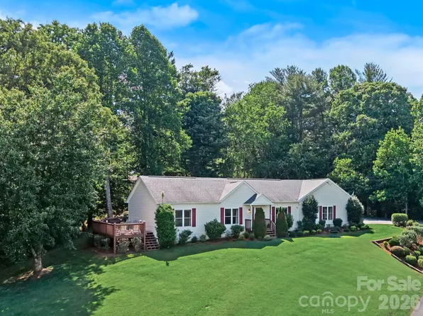56 Gudger Rd, Leicester, NC 28748