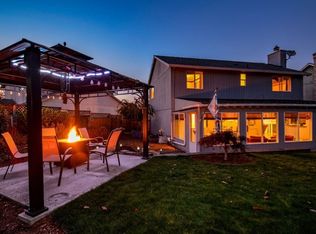 2054 SE Quail Pointe Ct, Hillsboro, OR 97123