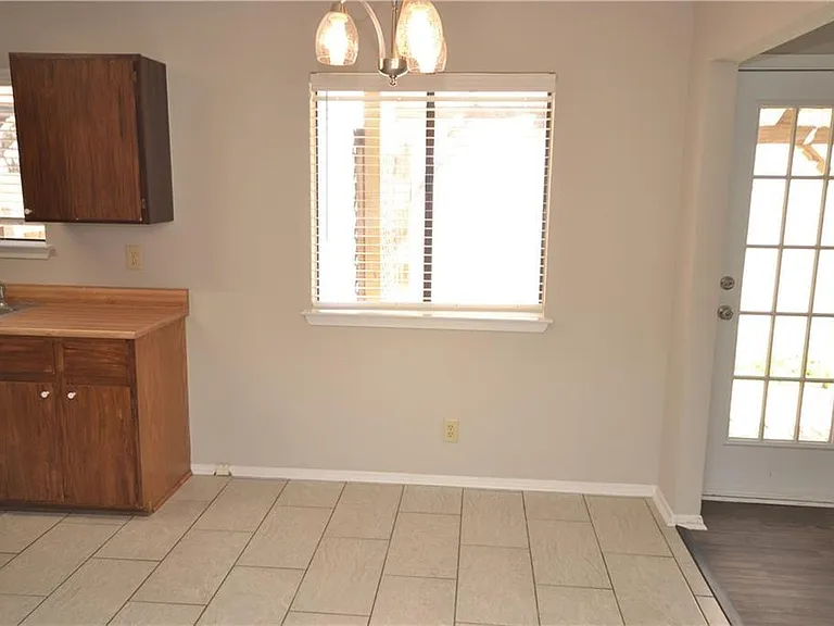 1105 Green Valley Cv — Photo 8