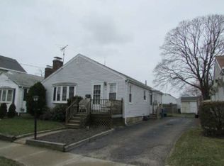 14 Chestnut Ave, Cranston, RI 02910