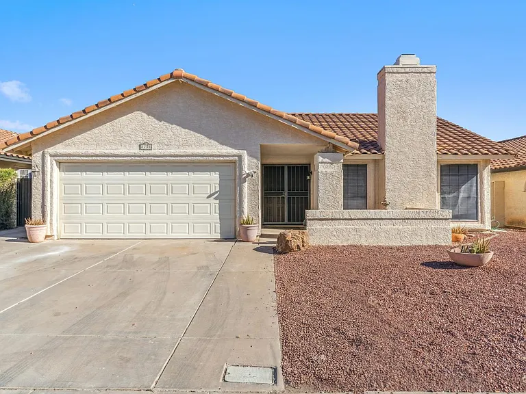 1739 N Palm Dr — Photo 30