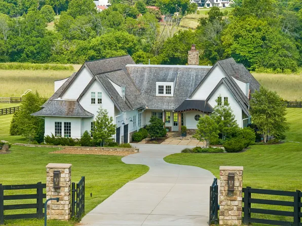 3580 Gray Ln, Thompsons Station, TN 37179