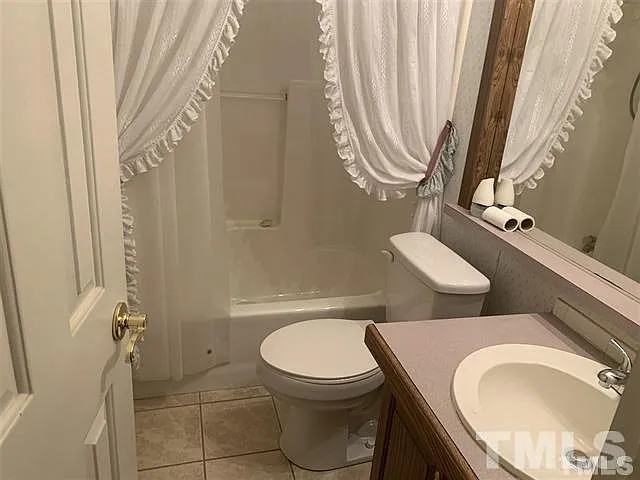 139 Green Dr — Photo 5