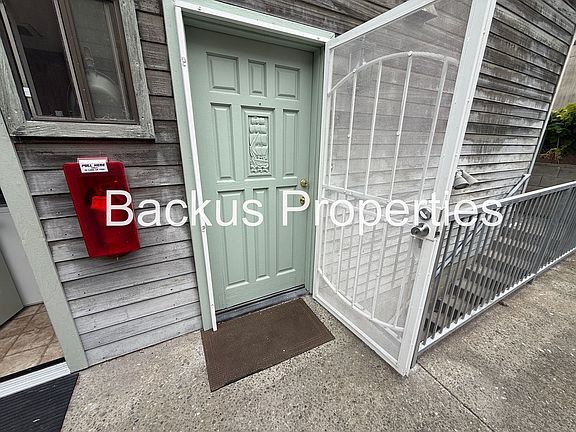 3rd image of 529 Laine St APT B