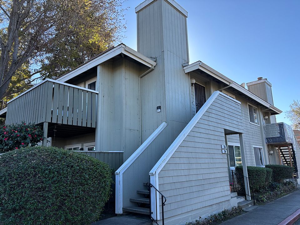 Private exterior entry