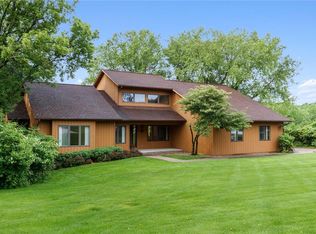 4201 Pioneer Trl SE, Cedar Rapids, IA 52403
