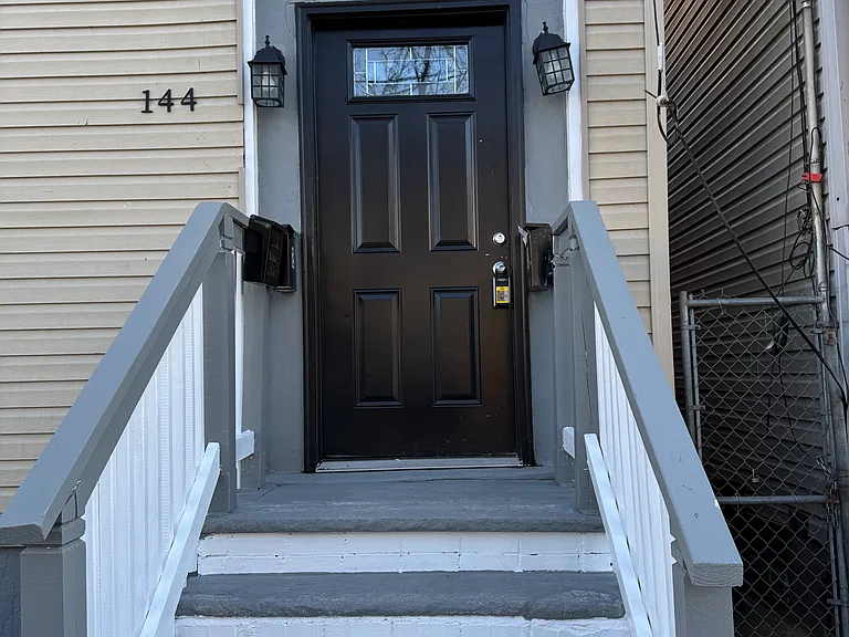 144 16th Ave #2 — Photo 9