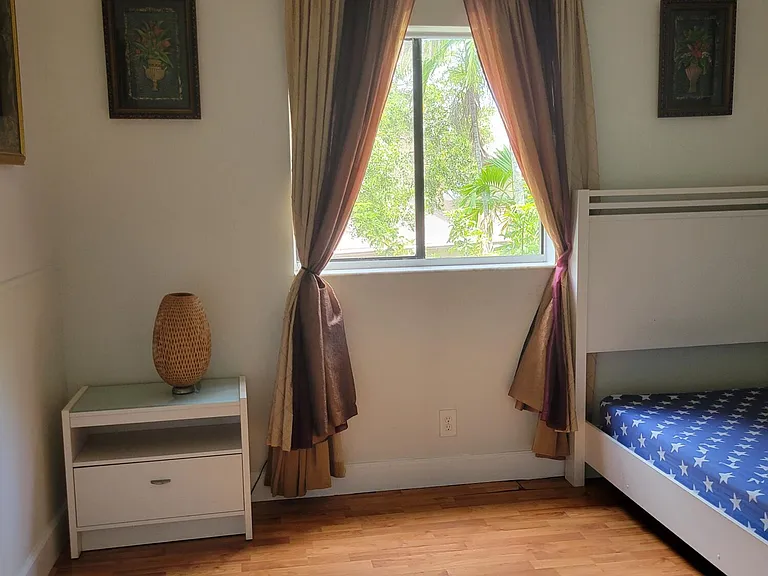 3605 NW 21st Ct — Photo 35