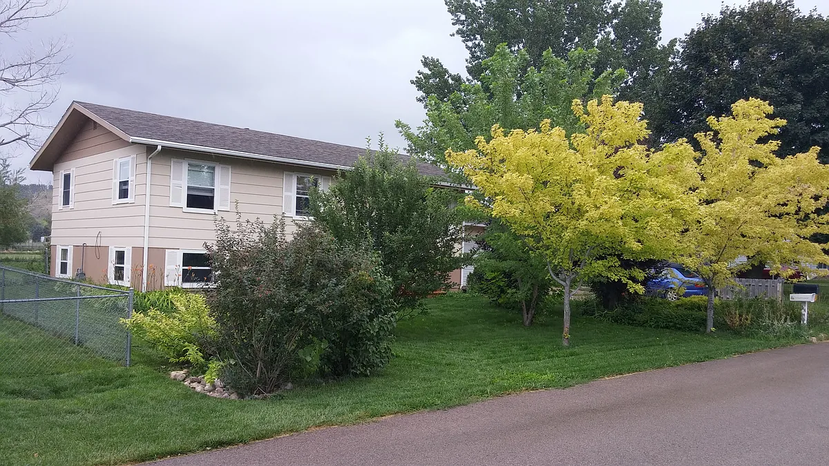 Building Photo - 7 Lourie Ln
