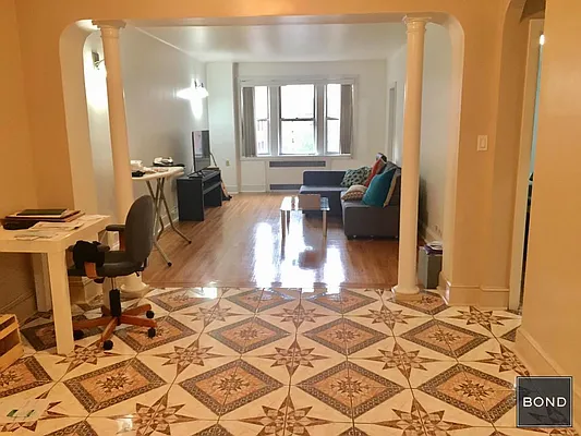 Rented by Bond New York | media 28