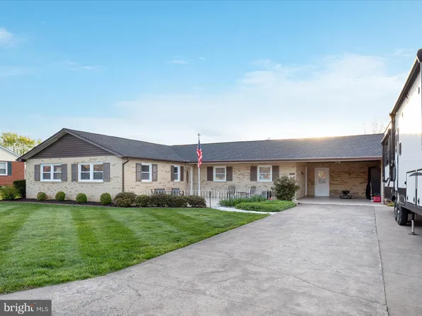 316 Royal Ave, Strasburg, VA 22657