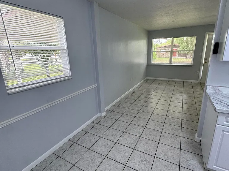 4480 Gray Ave — Photo 5